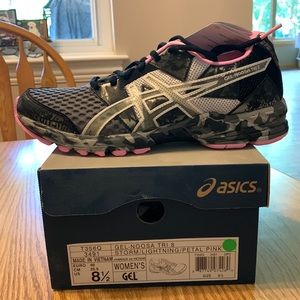 Asics Gel-noosa Tri 8 Storm Lightning petal Pink Brand New